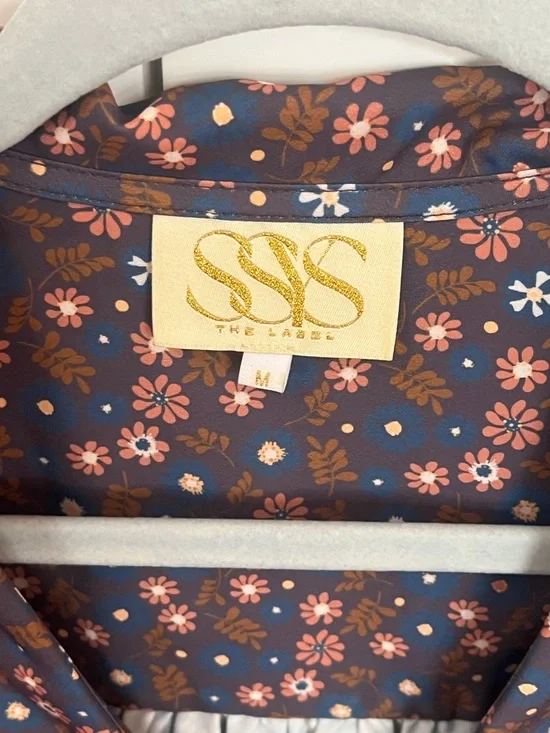 SSYS Gemma Peter Pan
Collared Long Sleeve Blue Floral Top NWOT Medium - Picture 7 of 9
